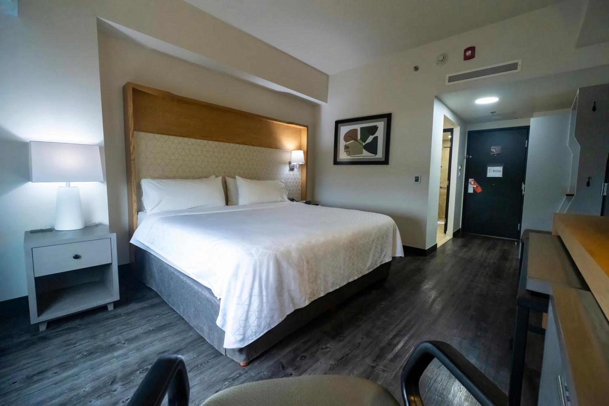 Holiday Inn Uruapan, an IHG Hotel Uruapan  Bagian luar foto