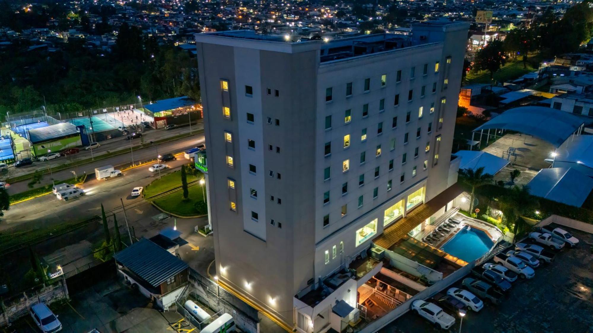 Holiday Inn Uruapan, an IHG Hotel Uruapan  Bagian luar foto