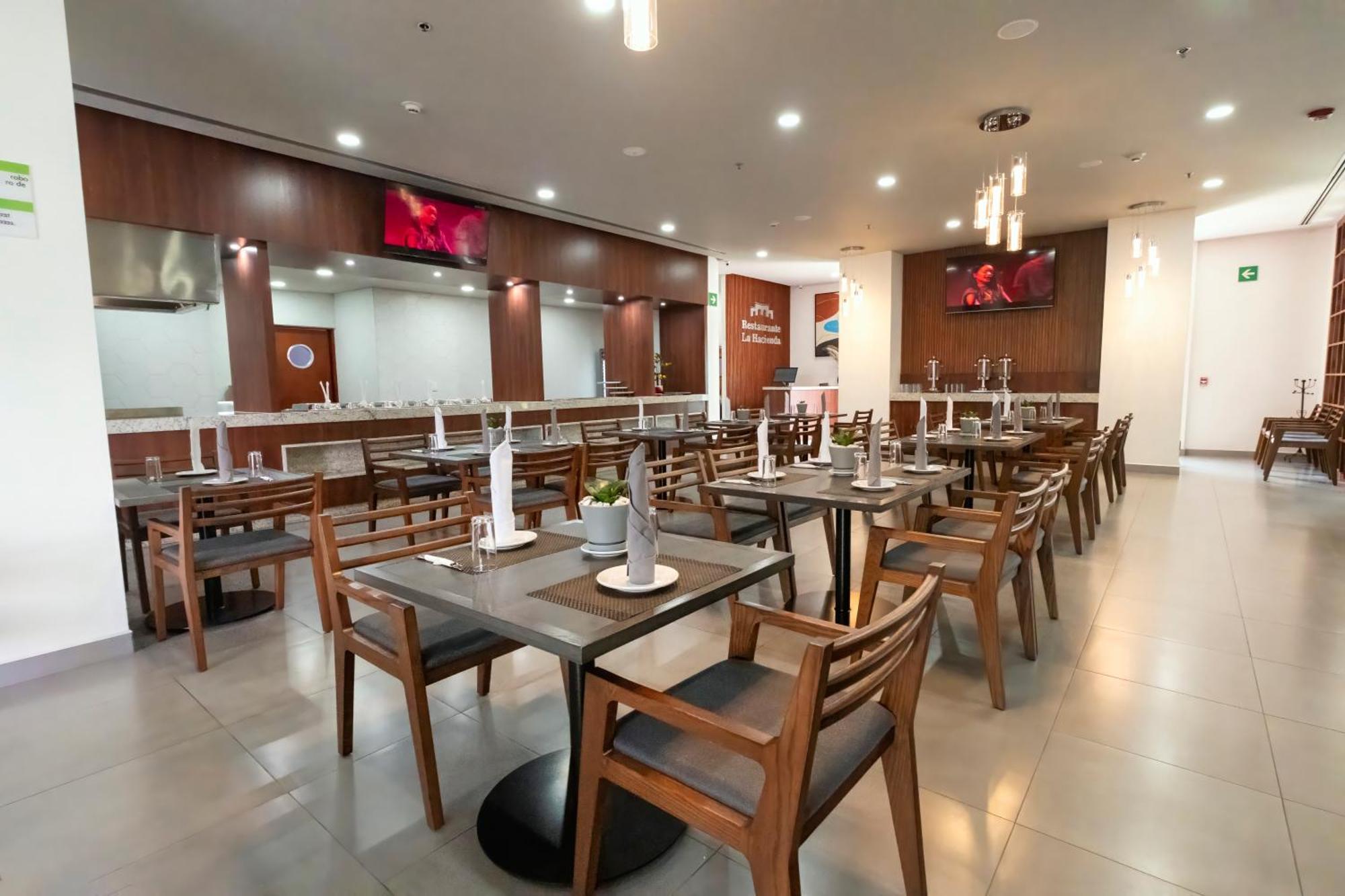 Holiday Inn Uruapan, an IHG Hotel Uruapan  Bagian luar foto