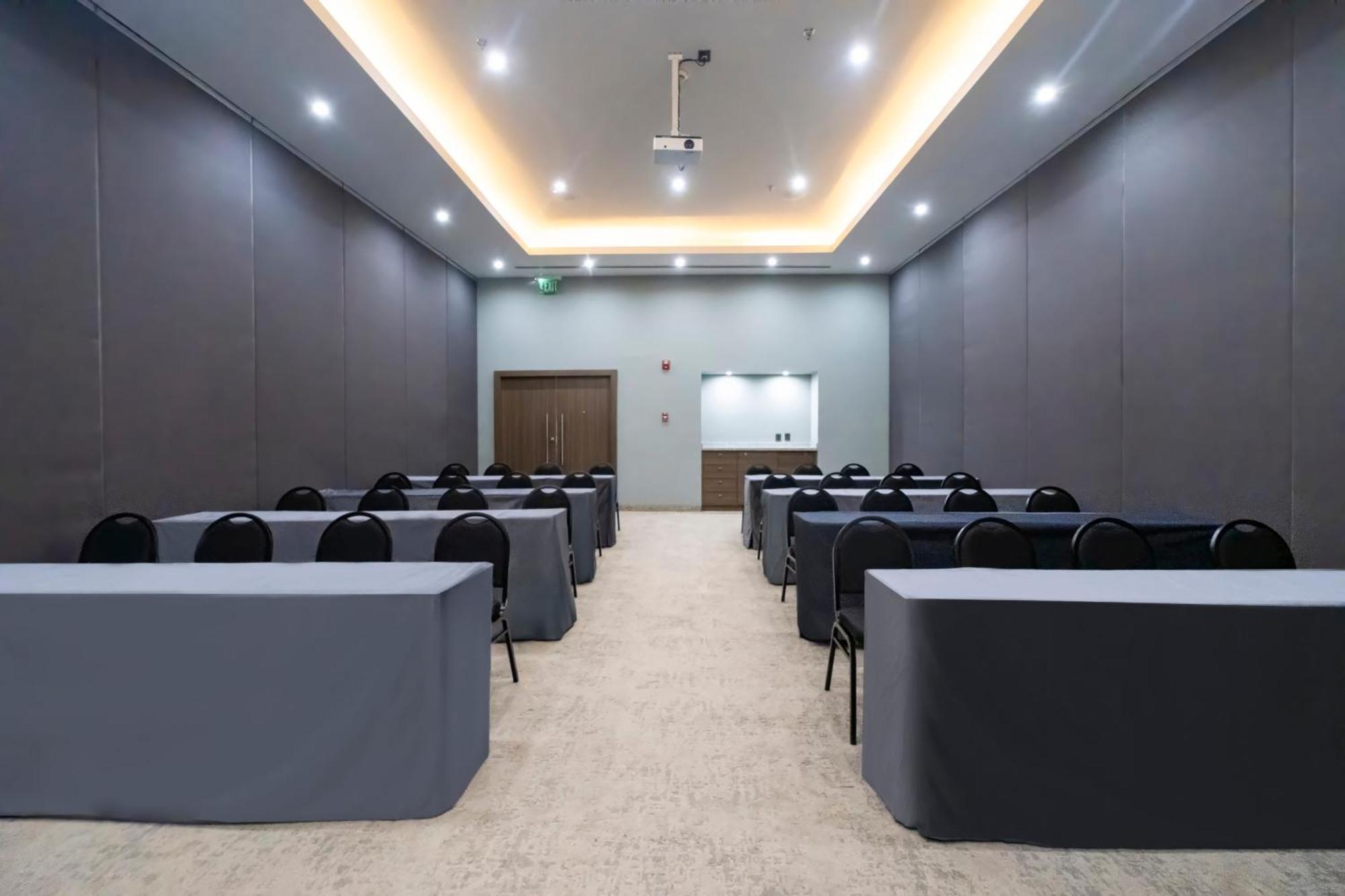 Holiday Inn Uruapan, an IHG Hotel Uruapan  Bagian luar foto