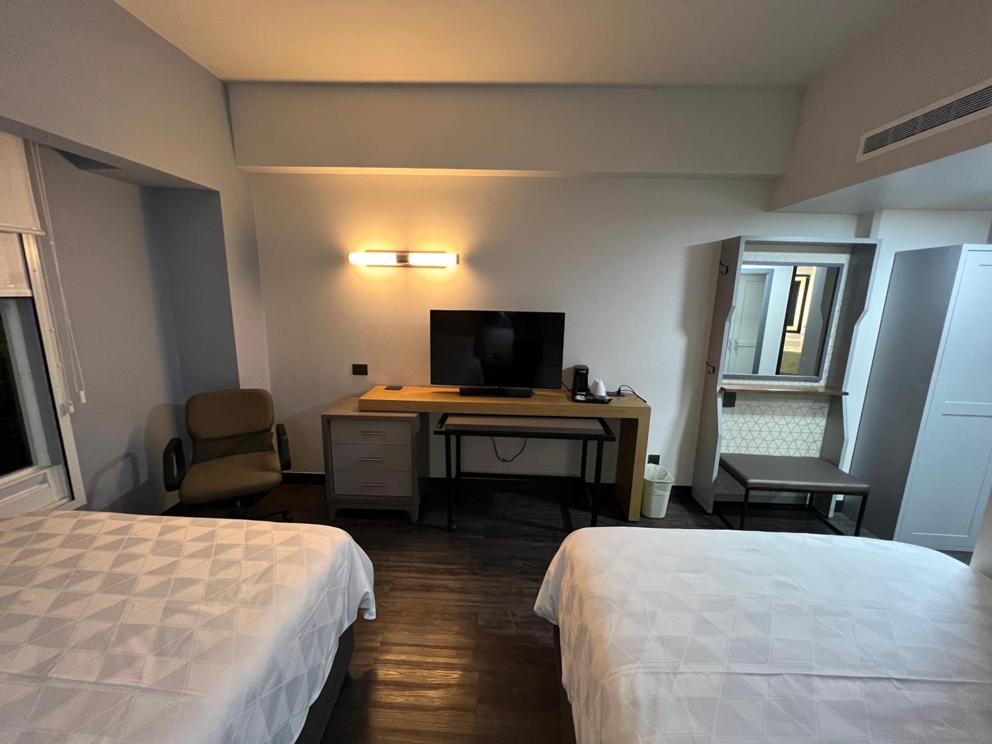 Holiday Inn Uruapan, an IHG Hotel Uruapan  Bagian luar foto