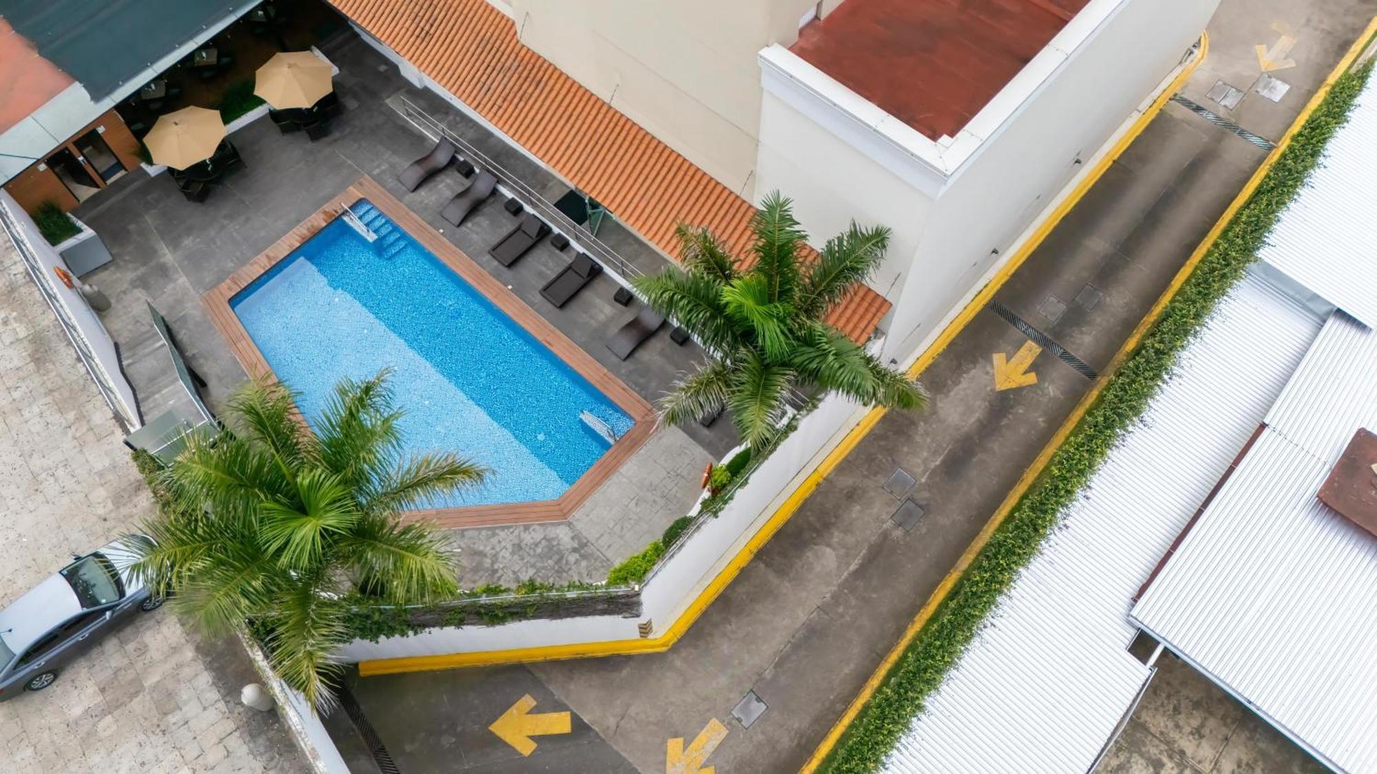 Holiday Inn Uruapan, an IHG Hotel Uruapan  Bagian luar foto