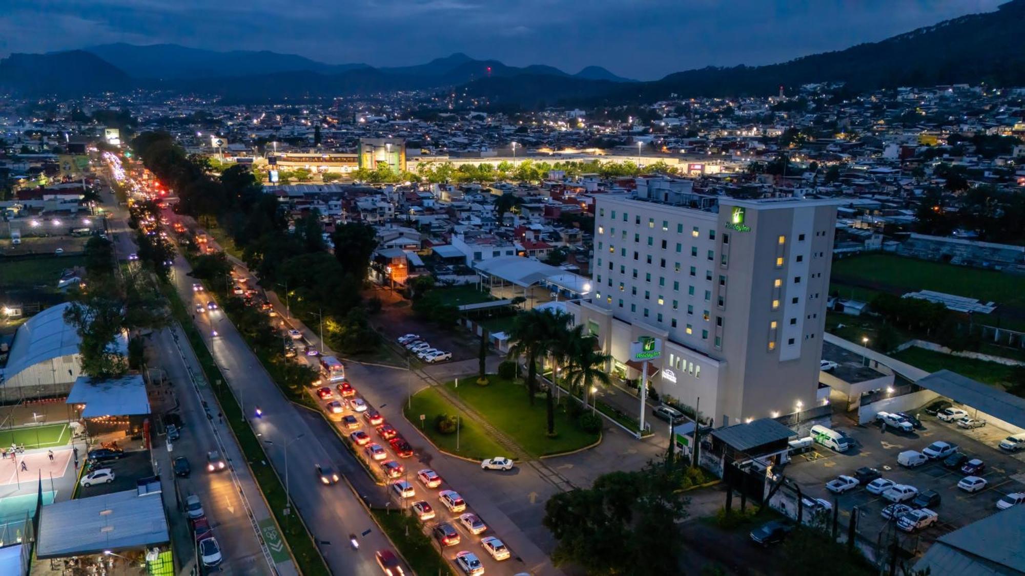 Holiday Inn Uruapan, an IHG Hotel Uruapan  Bagian luar foto