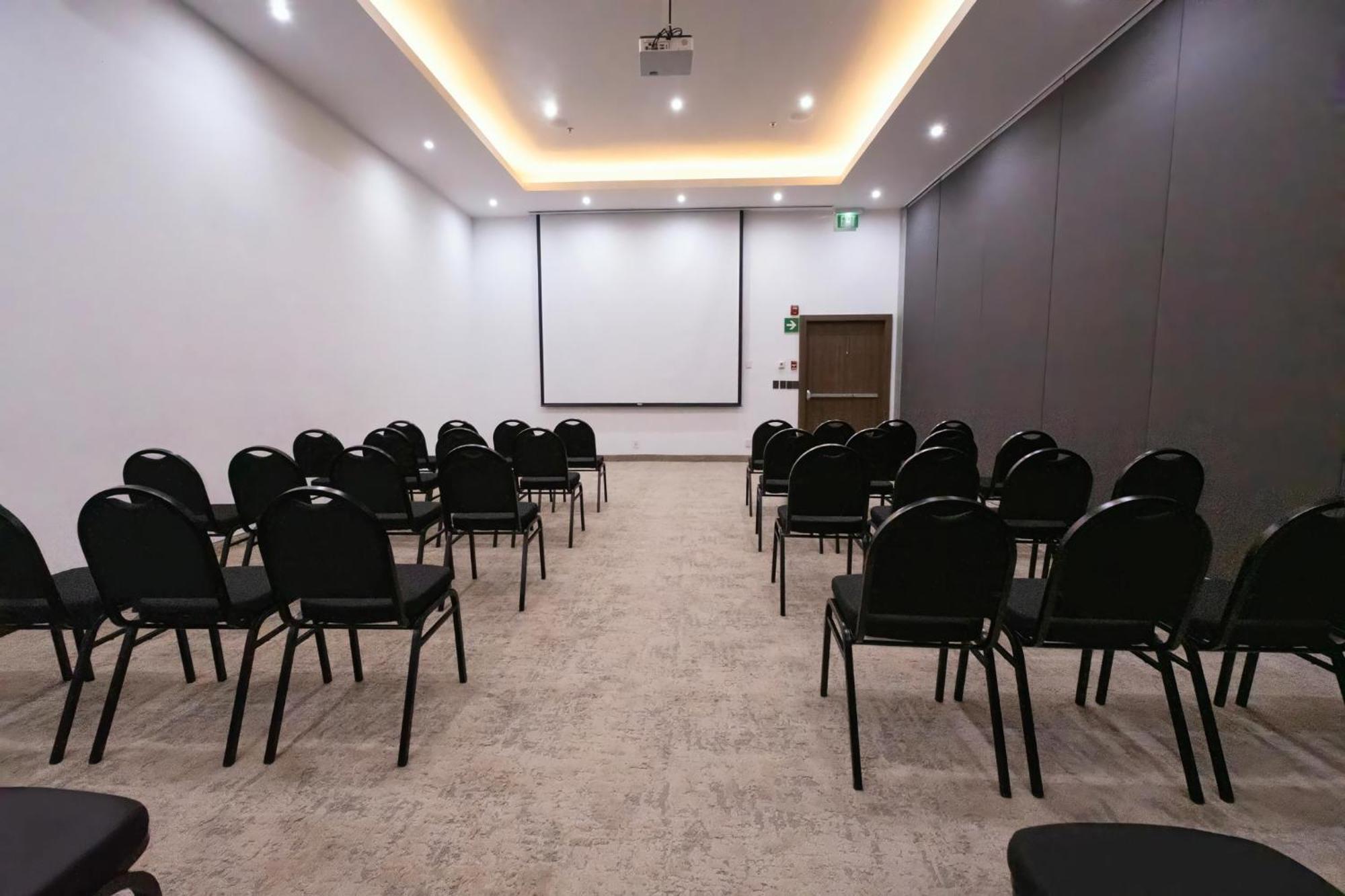 Holiday Inn Uruapan, an IHG Hotel Uruapan  Bagian luar foto