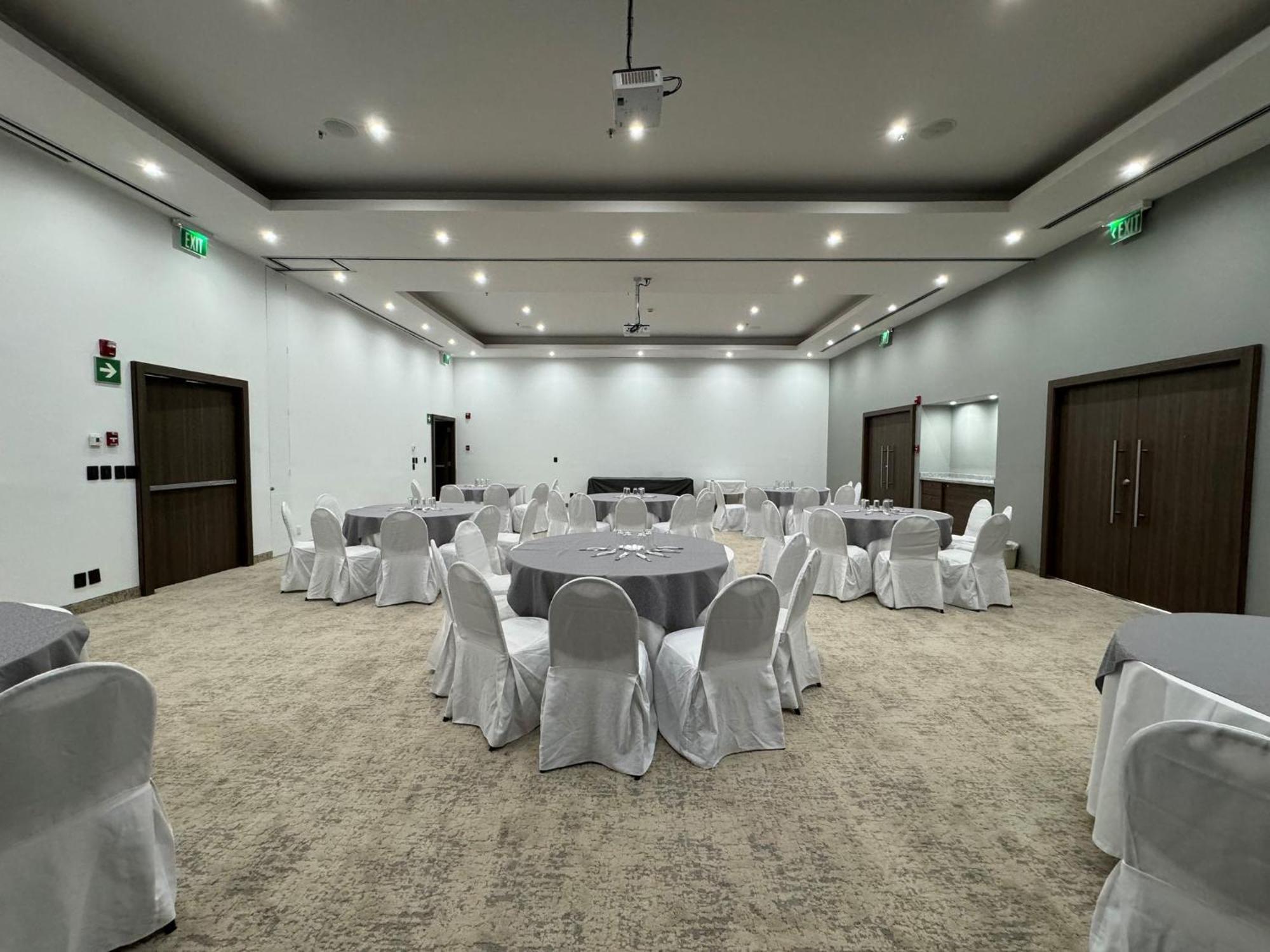 Holiday Inn Uruapan, an IHG Hotel Uruapan  Bagian luar foto