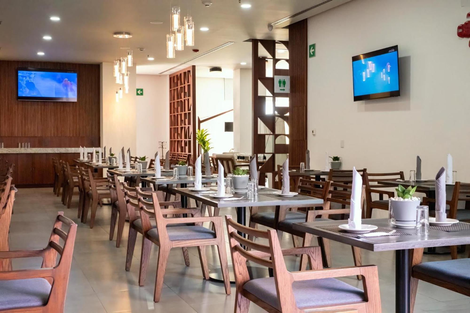 Holiday Inn Uruapan, an IHG Hotel Uruapan  Bagian luar foto