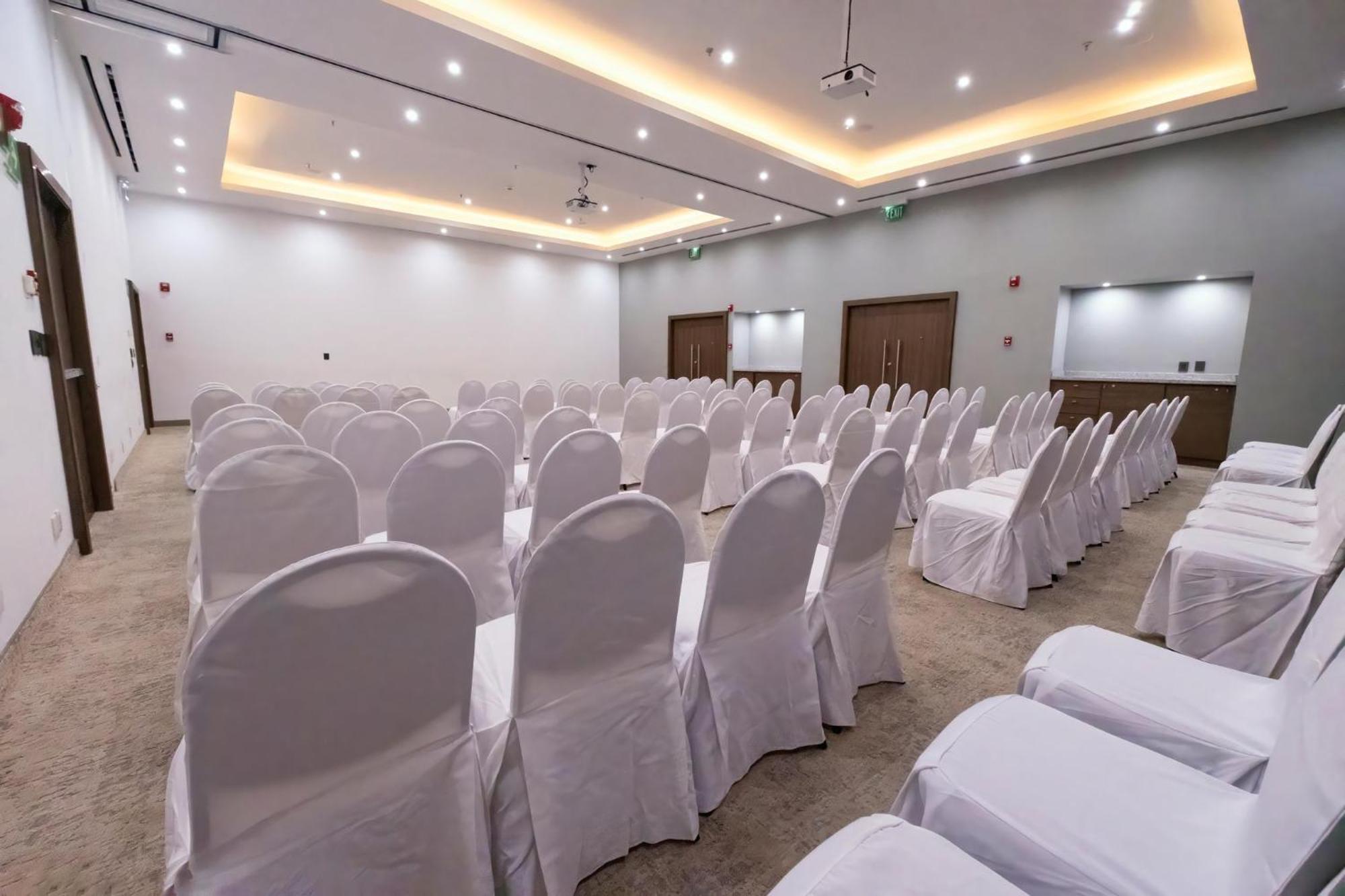 Holiday Inn Uruapan, an IHG Hotel Uruapan  Bagian luar foto